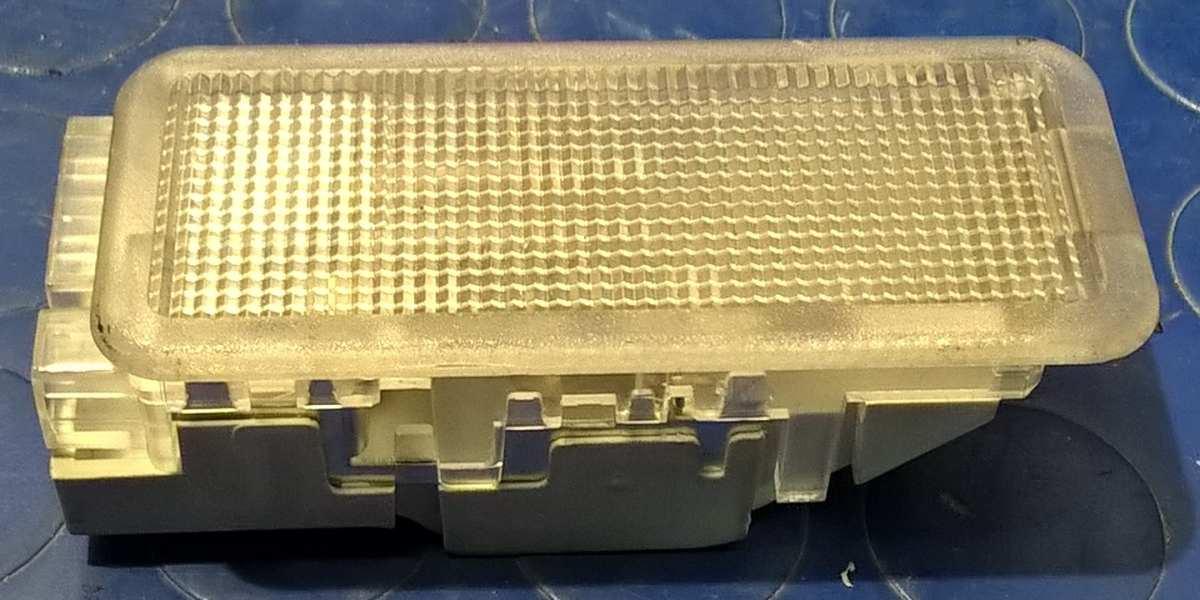 LUCE BAGAGLIAIO PEUGEOT 3008 1.6 HDI 2010 6362W4<br /><br /><br />