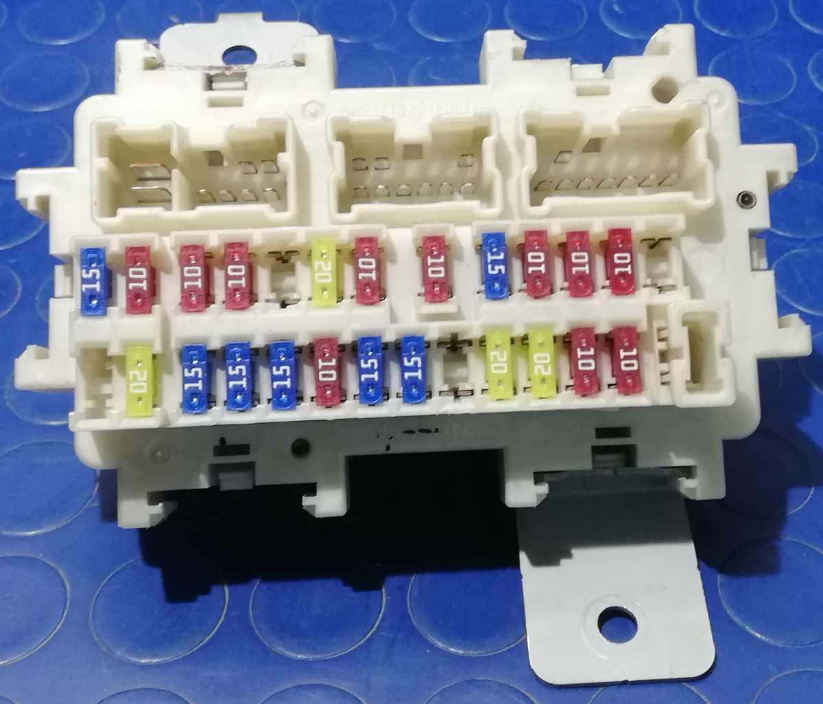 CENTRALINA FUSIBILI RENAULT KOLEOS 2.0 DCI JY00A8E24<br /><br /><br />