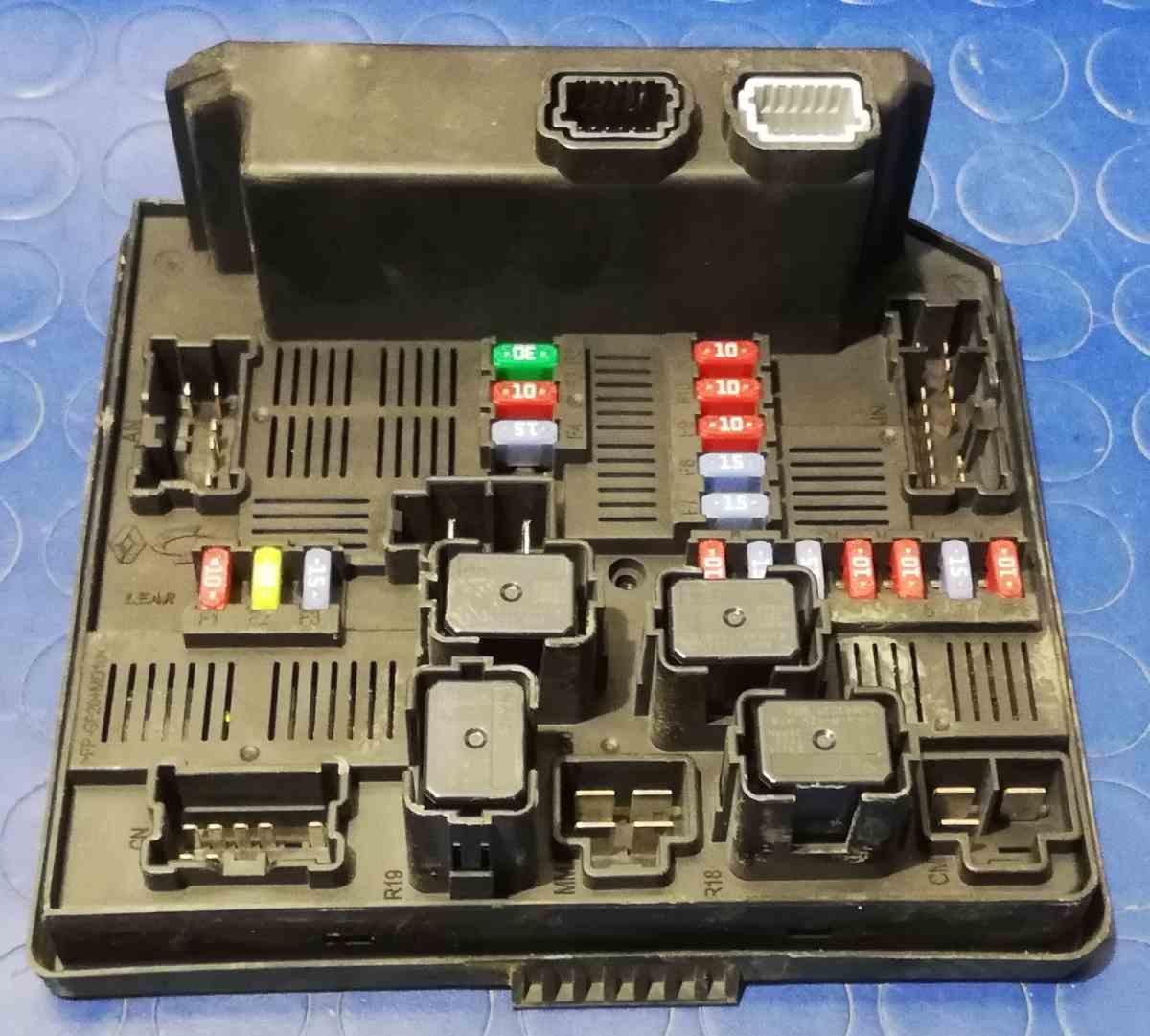 PORTA FUSIBILI RENAULT KOLEOS 2.0 DCI 284B7JY004<br /><br />