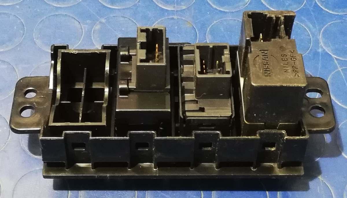 PULSANTIERA ESP RENAULT KOLEOS 2.0 DCI 2010 25145JY00A<br /><br />