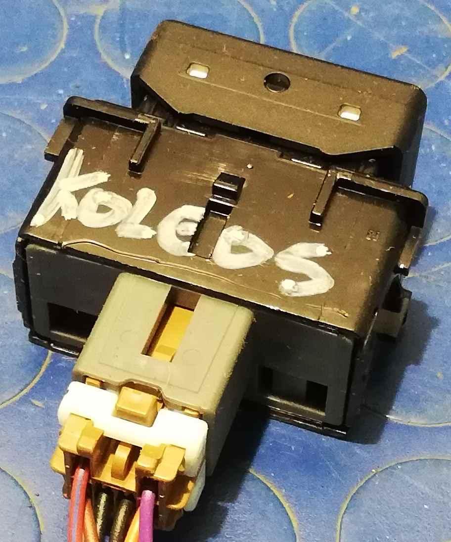 PULSANTE 4X4 RENAULT KOLEOS 2.0 DCI PULS002<br /><br /><br />