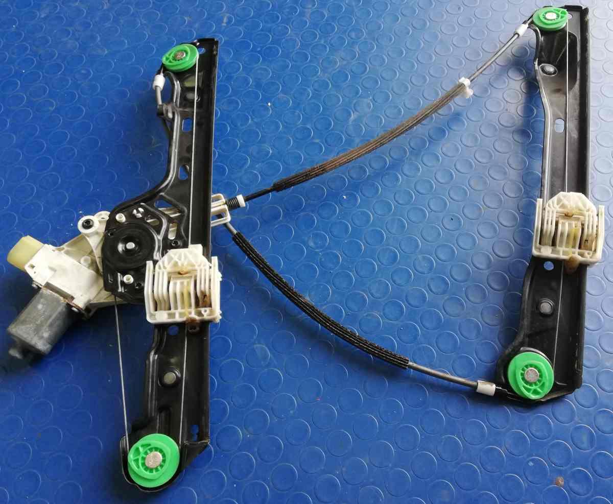 ALZACRISTALLO ELETTRICO ANT SX BMW SERIE 1 120D 2007 51337138465<br />