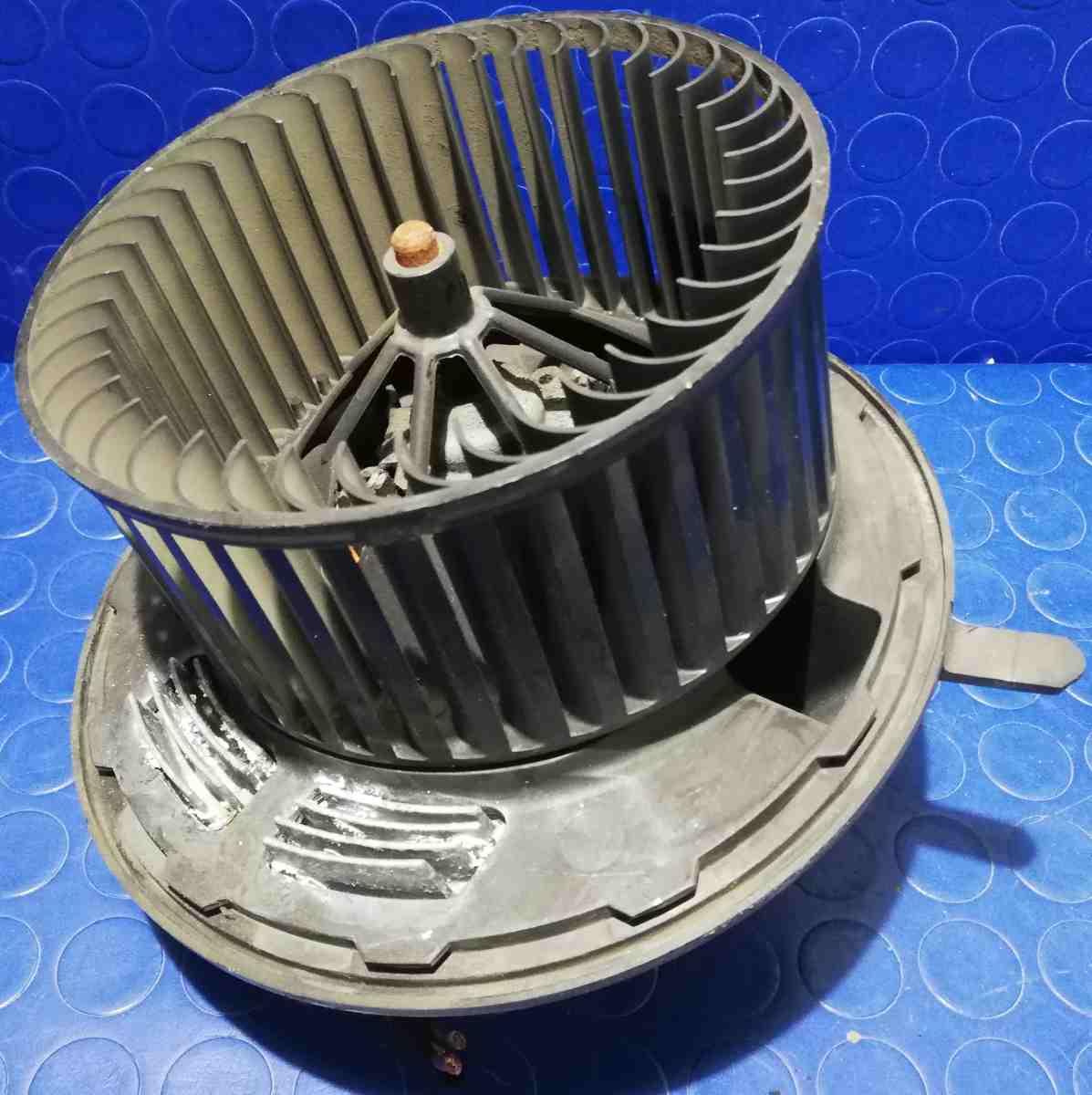 VENTOLA STUFA BMW SERIE 1 120D 2007 64116933663<br /><br /><br />