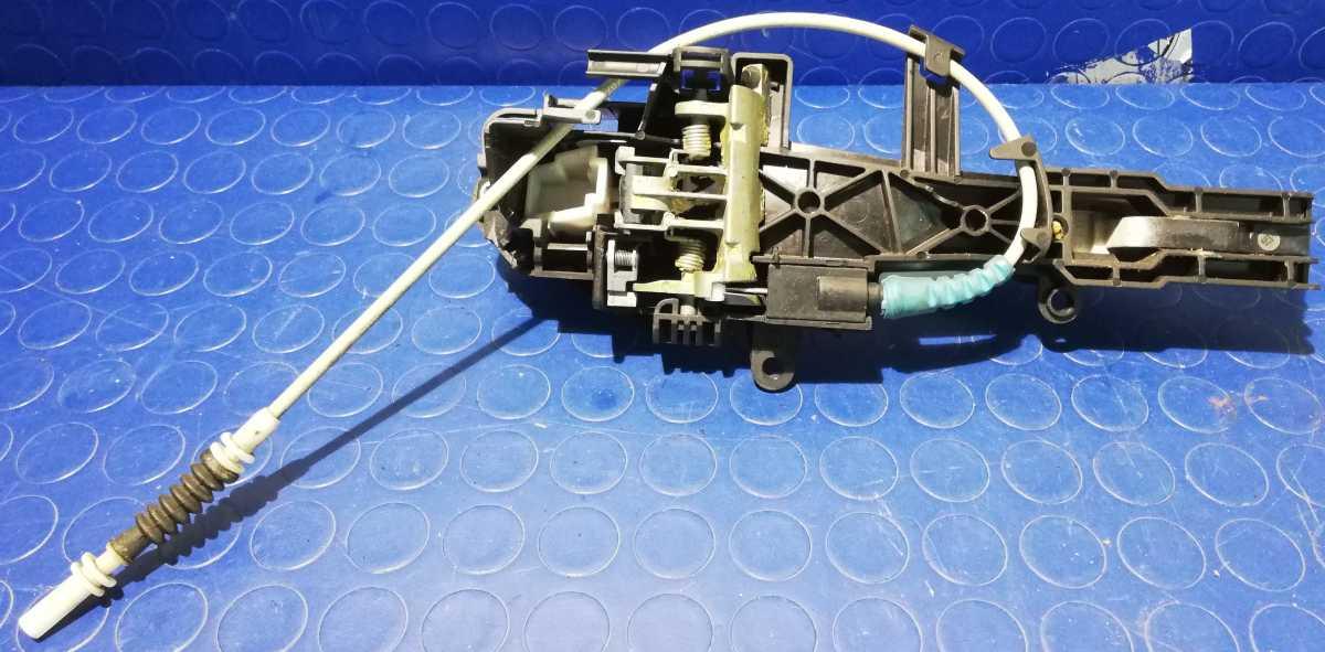 MANIGLIA PORTIERA POST SX BMW SERIE 1 120D 2007 51210445181<br /><br /><br />