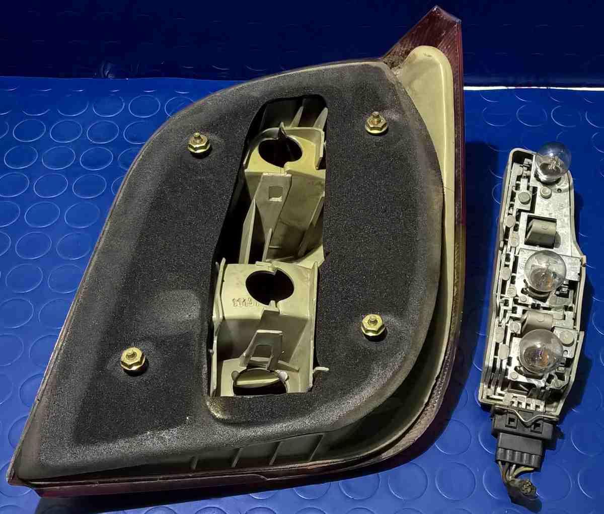 FANALE SX FORD FIESTA 1 SERIE 5028375 <br /><br /><br />