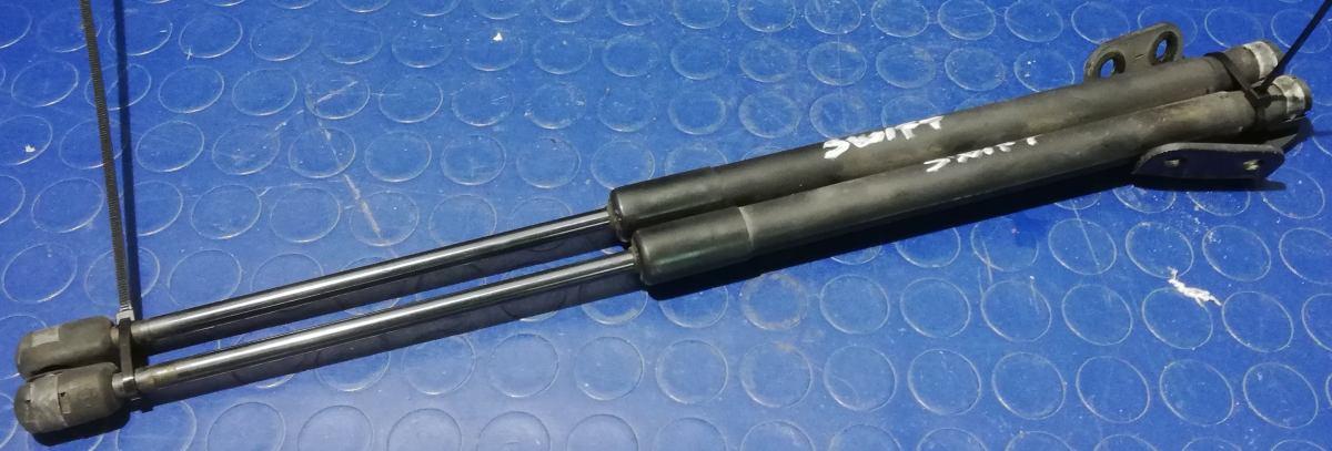 PISTONCINI COFANO SUZUKI SWIFT 1.3 B 2007 8180162821000<br /><br /><br />