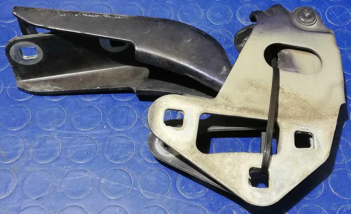 CERNIERE COFANO ANT FIAT CROMA 2.4 JTD 2007 51727247<br /><br />