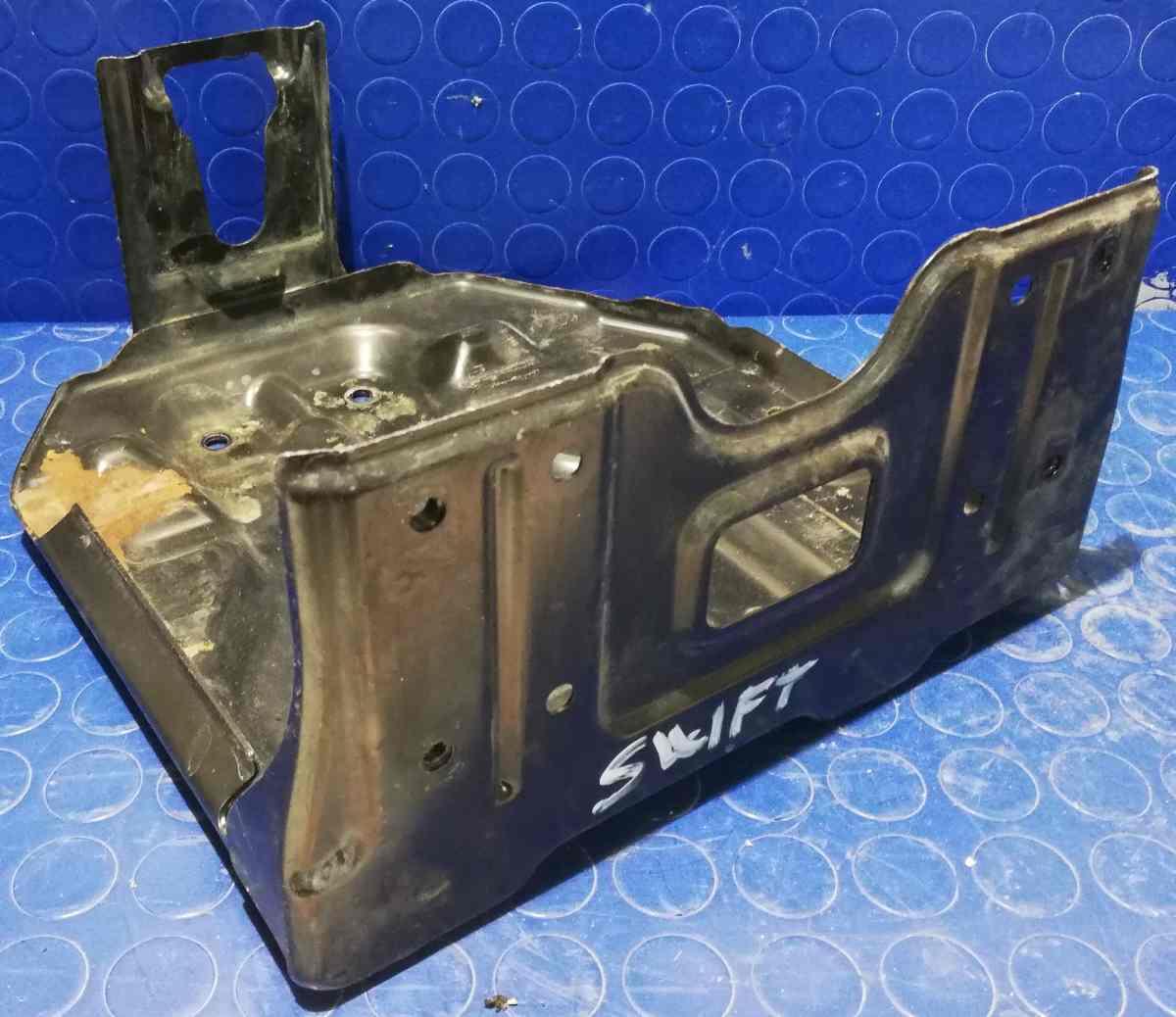 PORTABATTERIA SUZUKI SWIFT 1.3 B 2006 45866789<br />