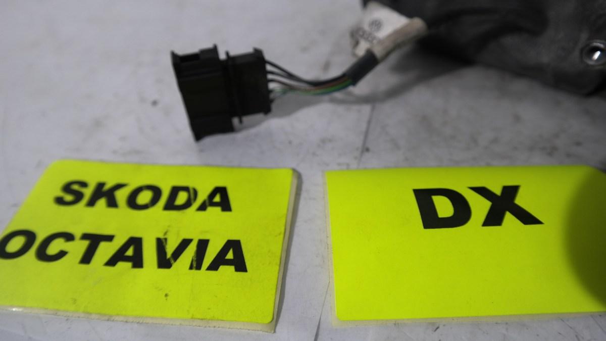 Skoda octavia specchietto esterno dx elettrico originale