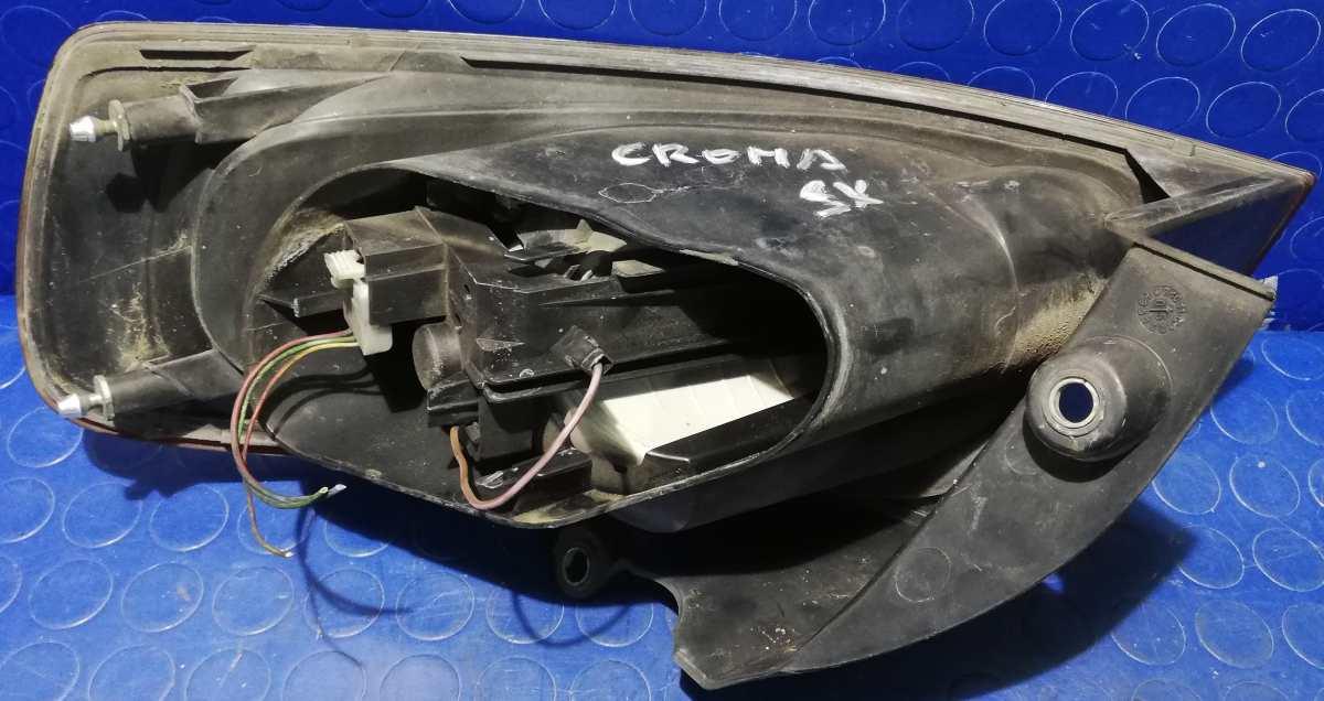 FANALE ESTERNO SX FIAT CROMA 2.4 JTD 2007 51727250<br />