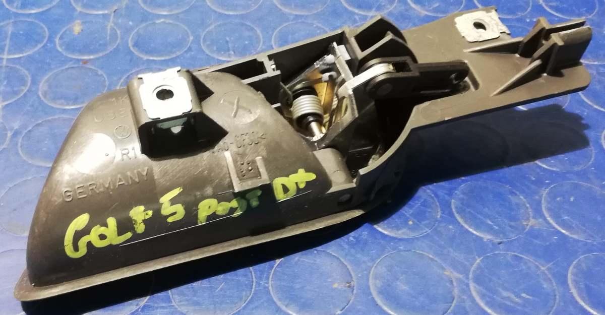 MANIGLIA INTERNA POST DX VOLKSWAGEN GOLF 5 1.9 TDI 1K4839114BUAQ <br /><br /><br />