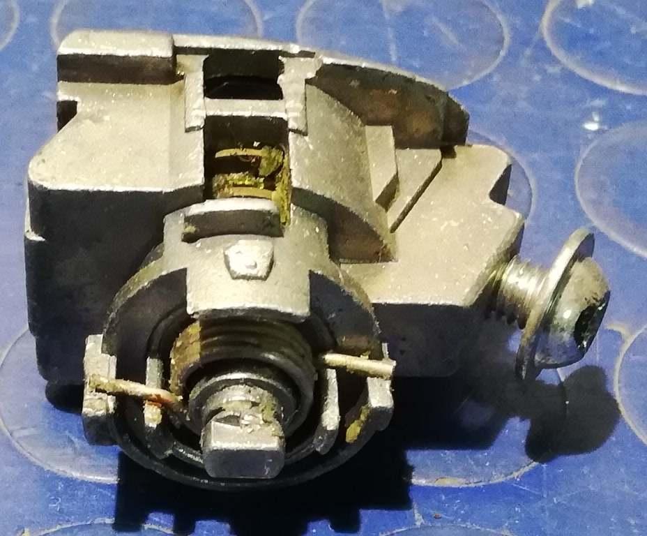 CILINDRETTO PORTIERA ANT SX RENAULT KOLEOS 2.0 DCI 99810JY10A<br /><br /> <br />