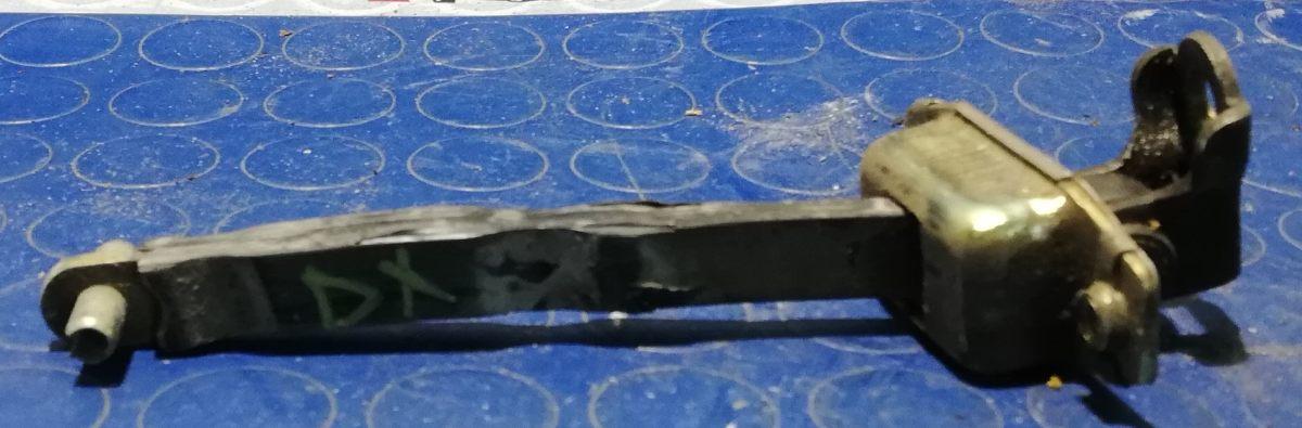 TIRANTE PORTIERA POST DX SUZUKI SWIFT 2006 8181054G04000<br /><br /> <br />