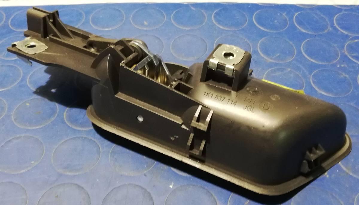 MANIGLIA INTERNA ANT DX VOLKSWAGEN GOLF 5 1K1837114<br /><br /><br /><br />