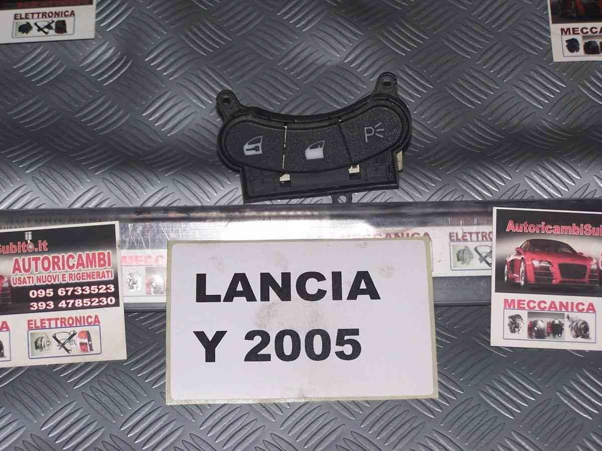 Lancia y 2005 pulsanti interni