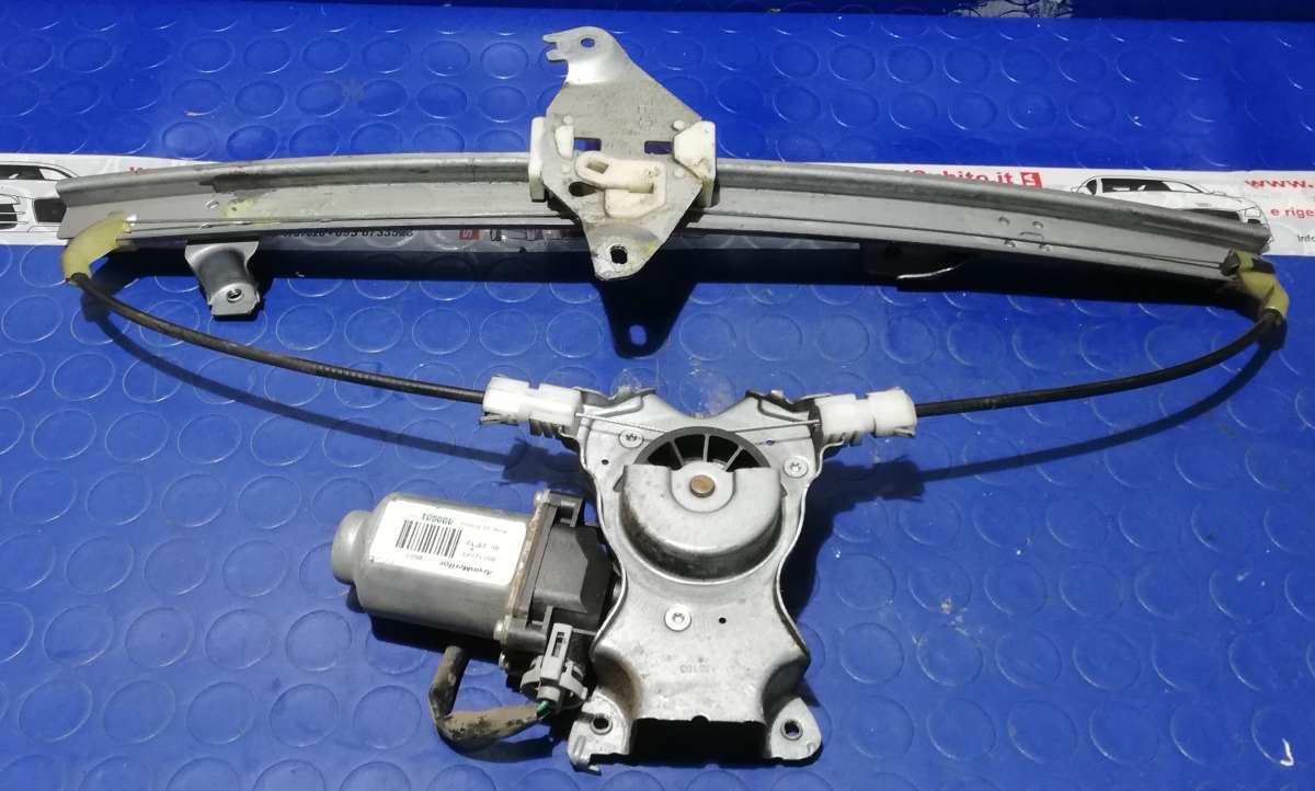 ALZAVETRO POST SX NISSAN PRIMERA 2006 82701AV610<br /><br /><br />