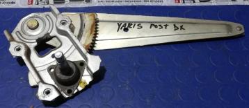 ALZAVETRO POST DX TOYOTA YARIS 2007 698300D120<br /><br /><br />