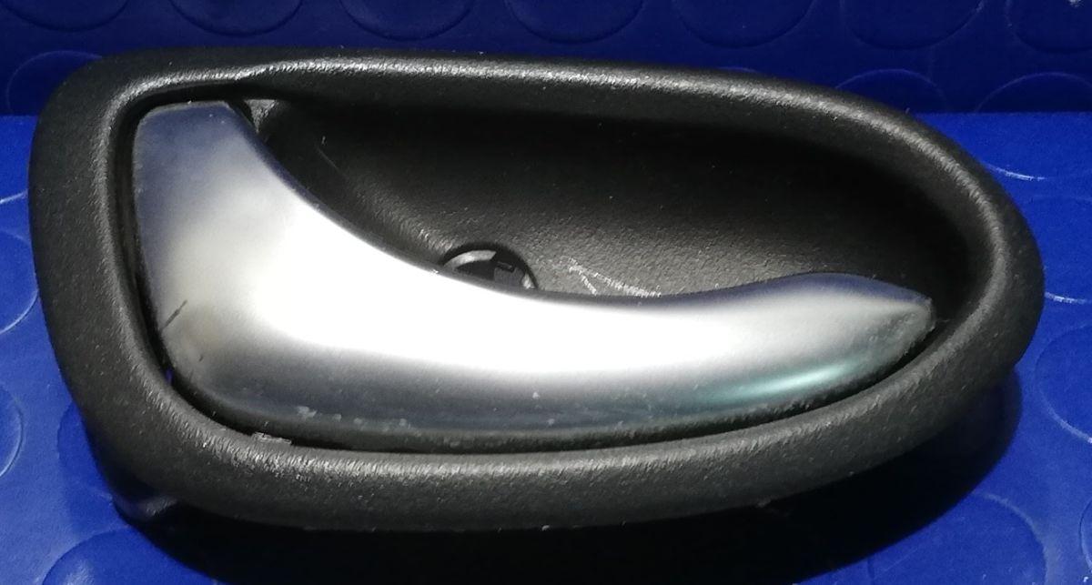 MANIGLIA POST SX NISSAN PRIMERA 1.9 DCI 2006 82671AV601<br /><br /><br />