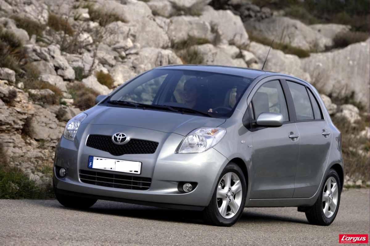 BLOCCASTERZO TOYOTA YARIS 1.0 BZ 2007 450200D030<br /><br /><br />