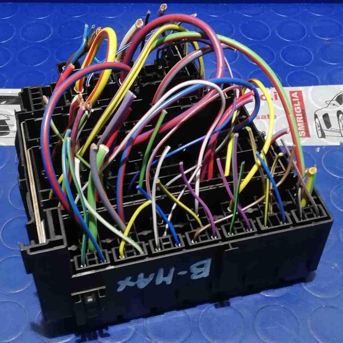 SCATOLA FUSIBILI FORD B-MAX 1.5 TDCi 75CV 2015 FV1T14K012LM<br /><br /><br />