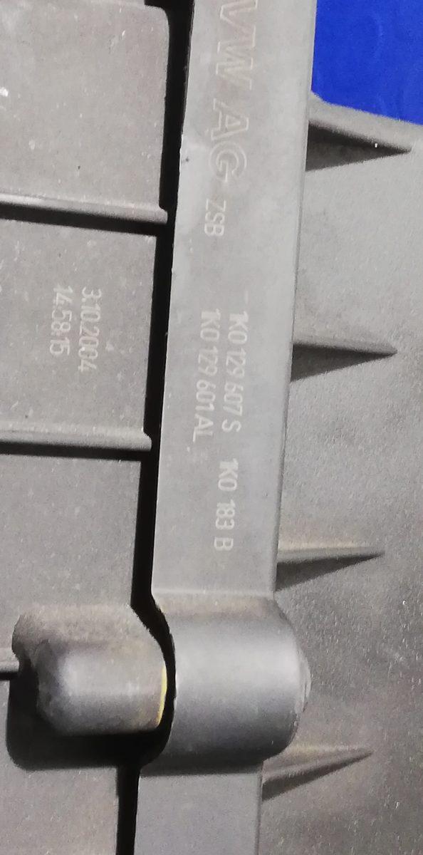 PORTAFILTRO ARIA VOLKSWAGEN GOLF 5 2.0 TDI 1K0129607S<br /><br /><br />