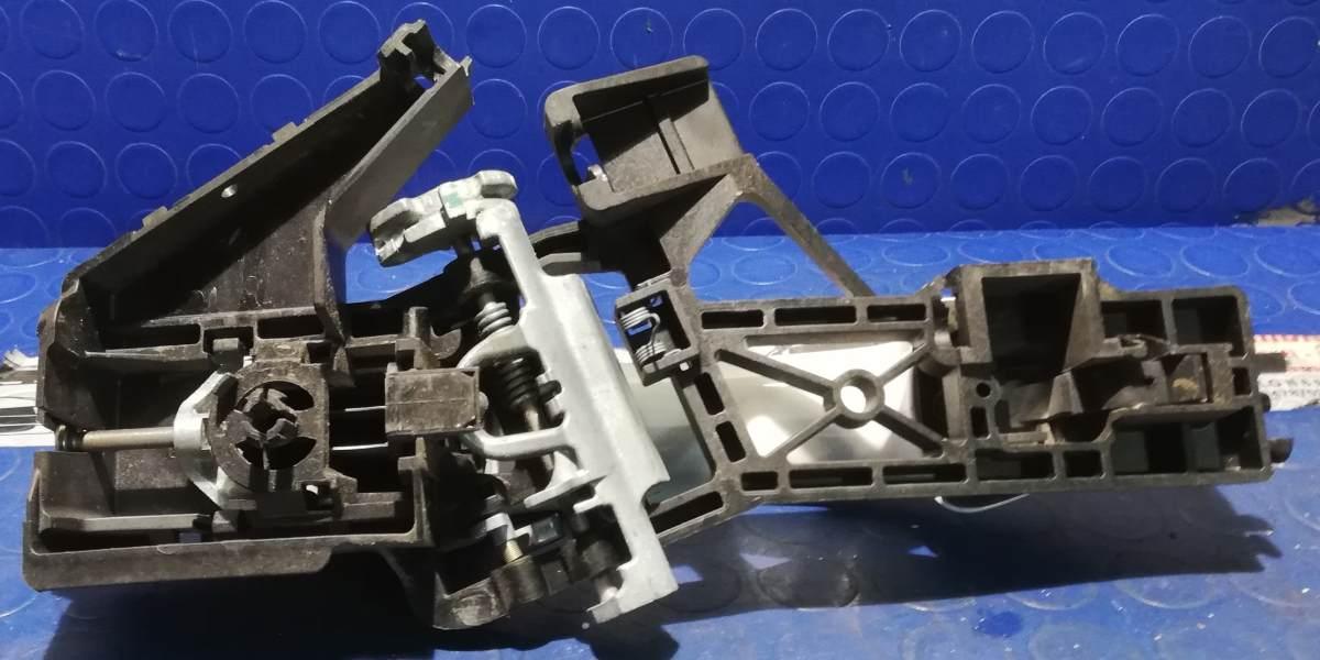 MANIGLIA ANT DX FORD B MAX 2015 1.6 TDI AV11R22464<br /><br /><br />