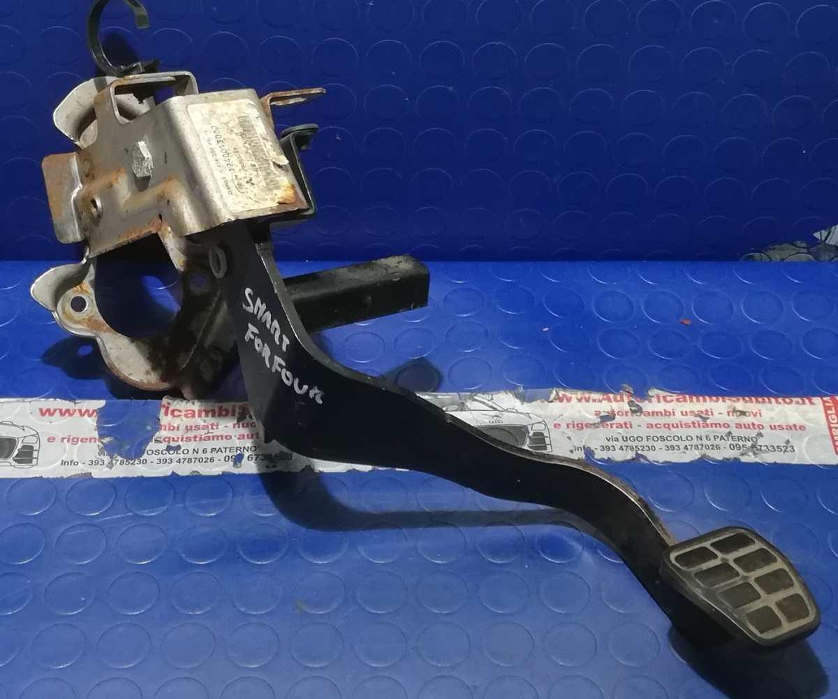 PEDALE FRIZIONE SMART FORFOUR 1.1 W454 A454290011R<br /><br /><br />
