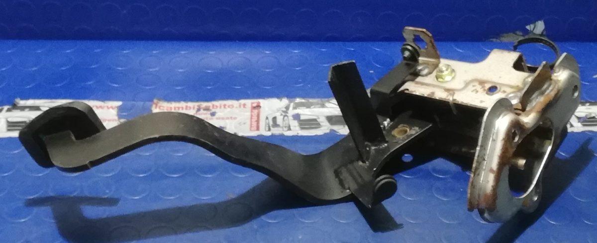 PEDALE FRIZIONE SMART FORFOUR 1.1 W454 A454290011R<br /><br /><br />
