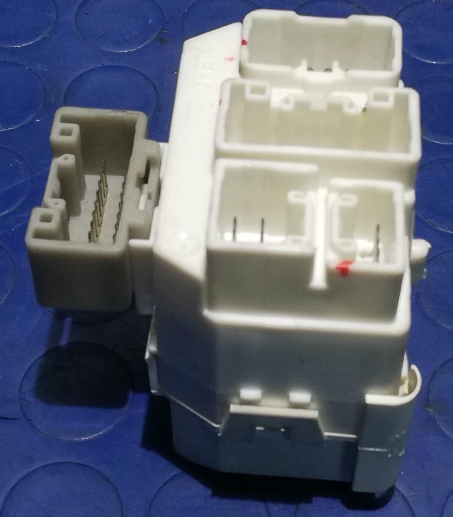 RELE' SMART FORFOUR 1.1 W454 A4545450028<br /><br /><br />