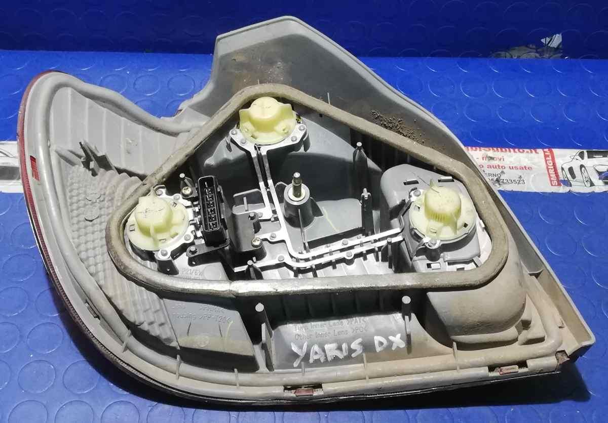 FANALE DX TOYOTA YARIS 2004 1.0 BZ 815510D070<br /><br /><br />