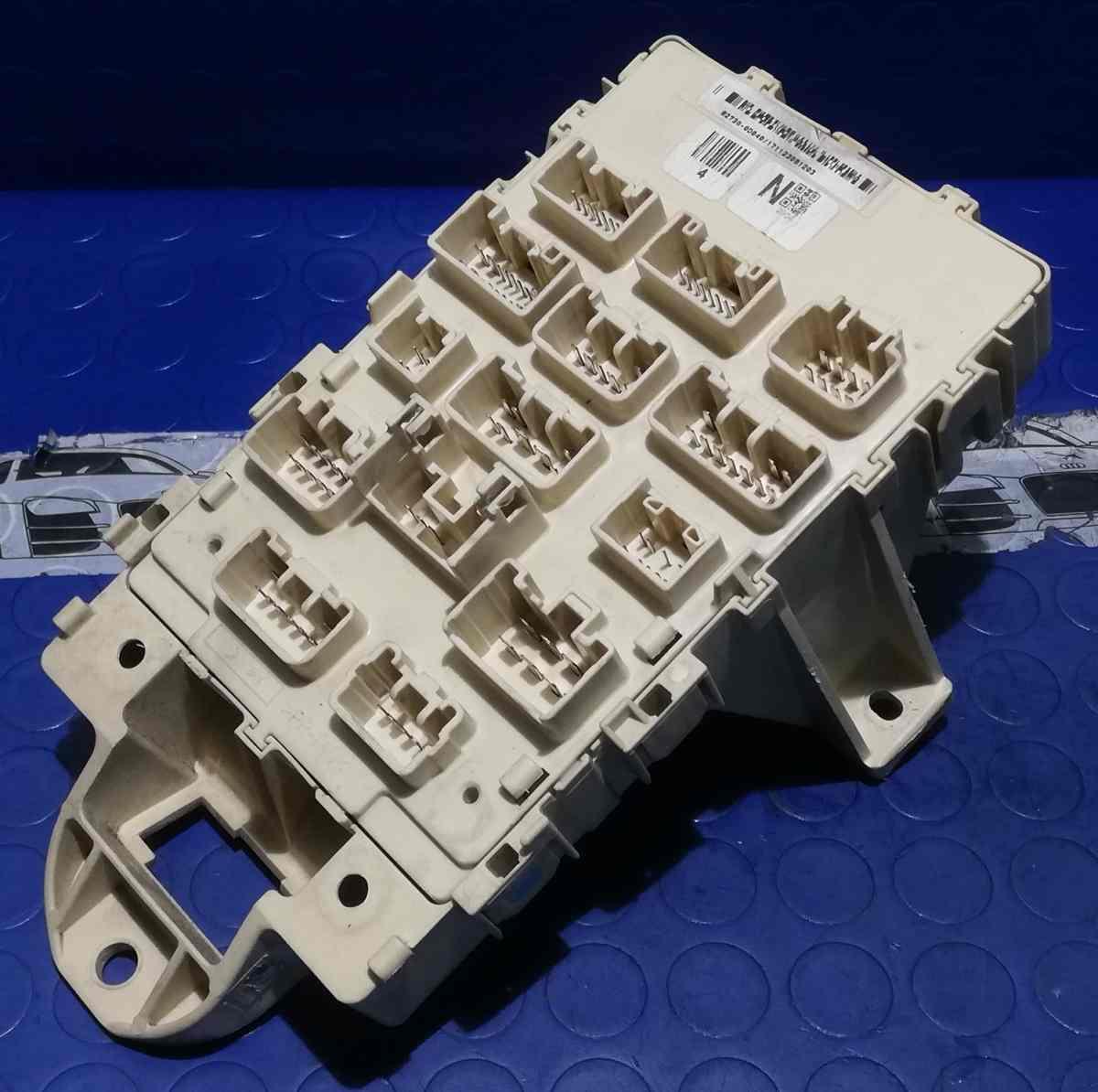 PORTAFUSIBILI TOYOTA YARIS 2004 1.0 BZ 827300D040<br /><br /><br />