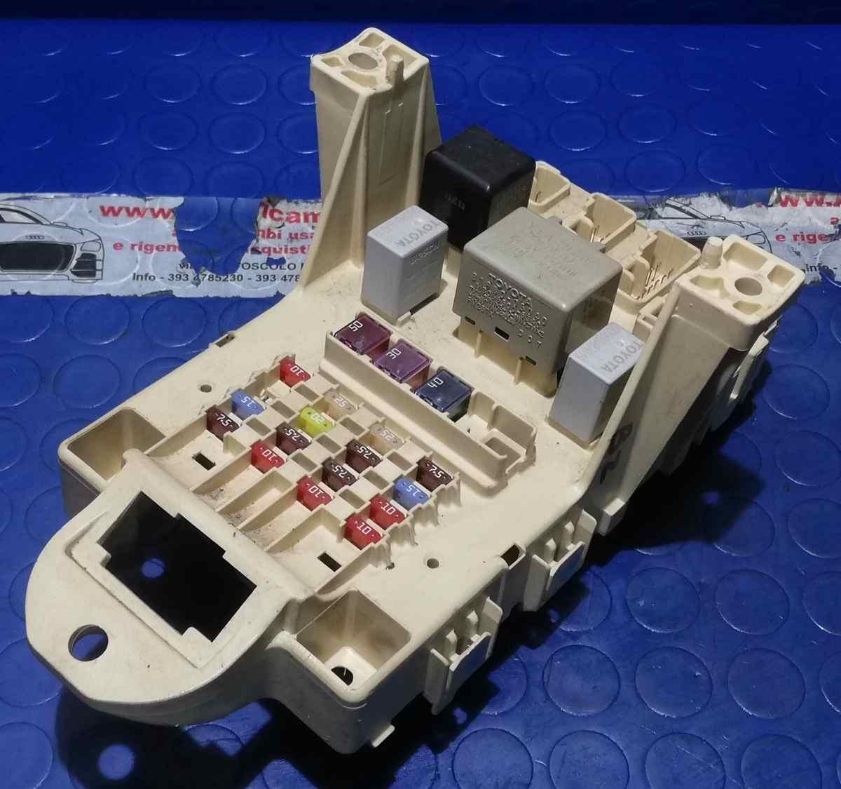 PORTAFUSIBILI TOYOTA YARIS 2004 1.0 BZ 827300D040<br /><br /><br />