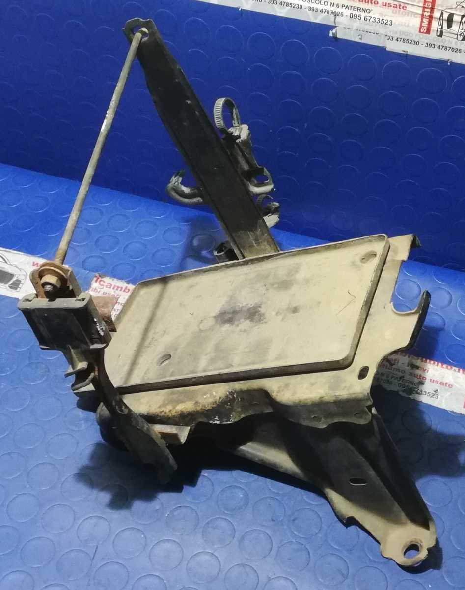 PORTA BATTERIA TOYOTA YARIS 2004 1.0 BZ YARIS2004<br /><br /><br />