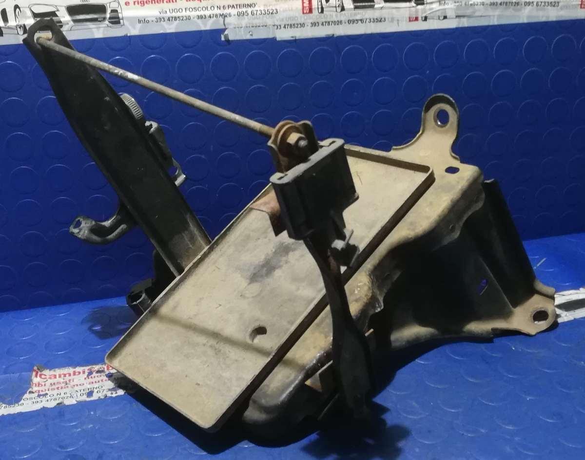 PORTA BATTERIA TOYOTA YARIS 2004 1.0 BZ YARIS2004<br /><br /><br />