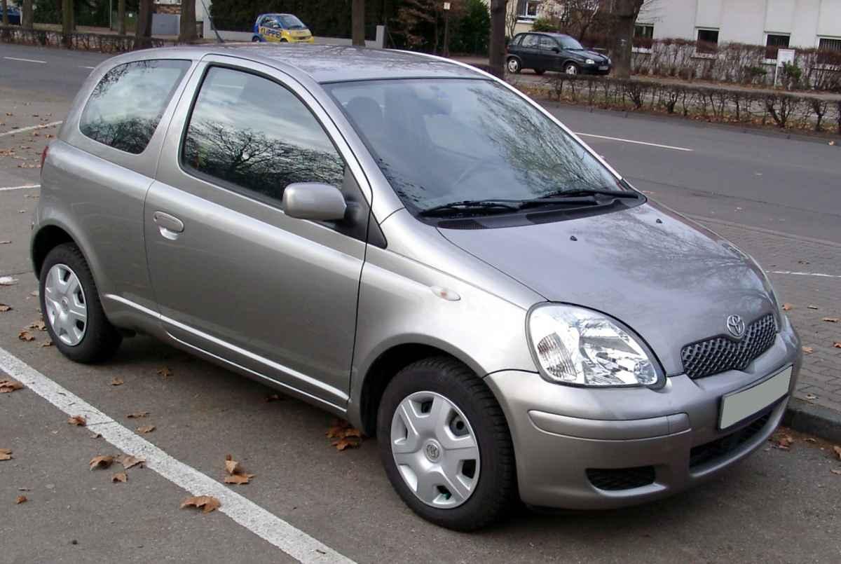 CONDENSATORE TOYOTA YARIS 2004 1.0 BZ 8846052020<br /><br /><br />