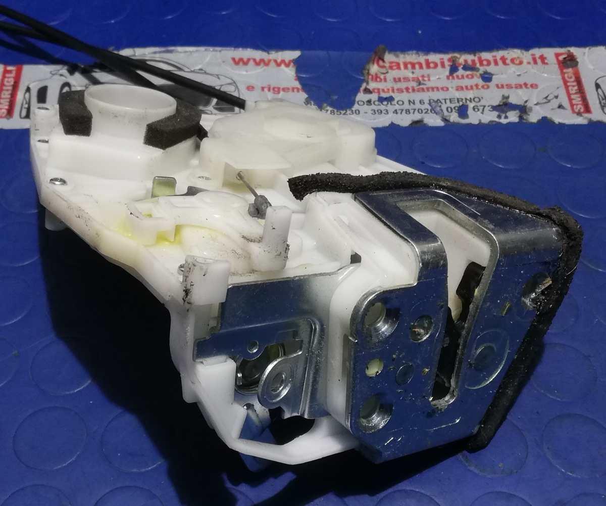 CHIUSURA POST DX FIAT SEDICI 2006 1.9 MJT 71768745<br /><br /><br />