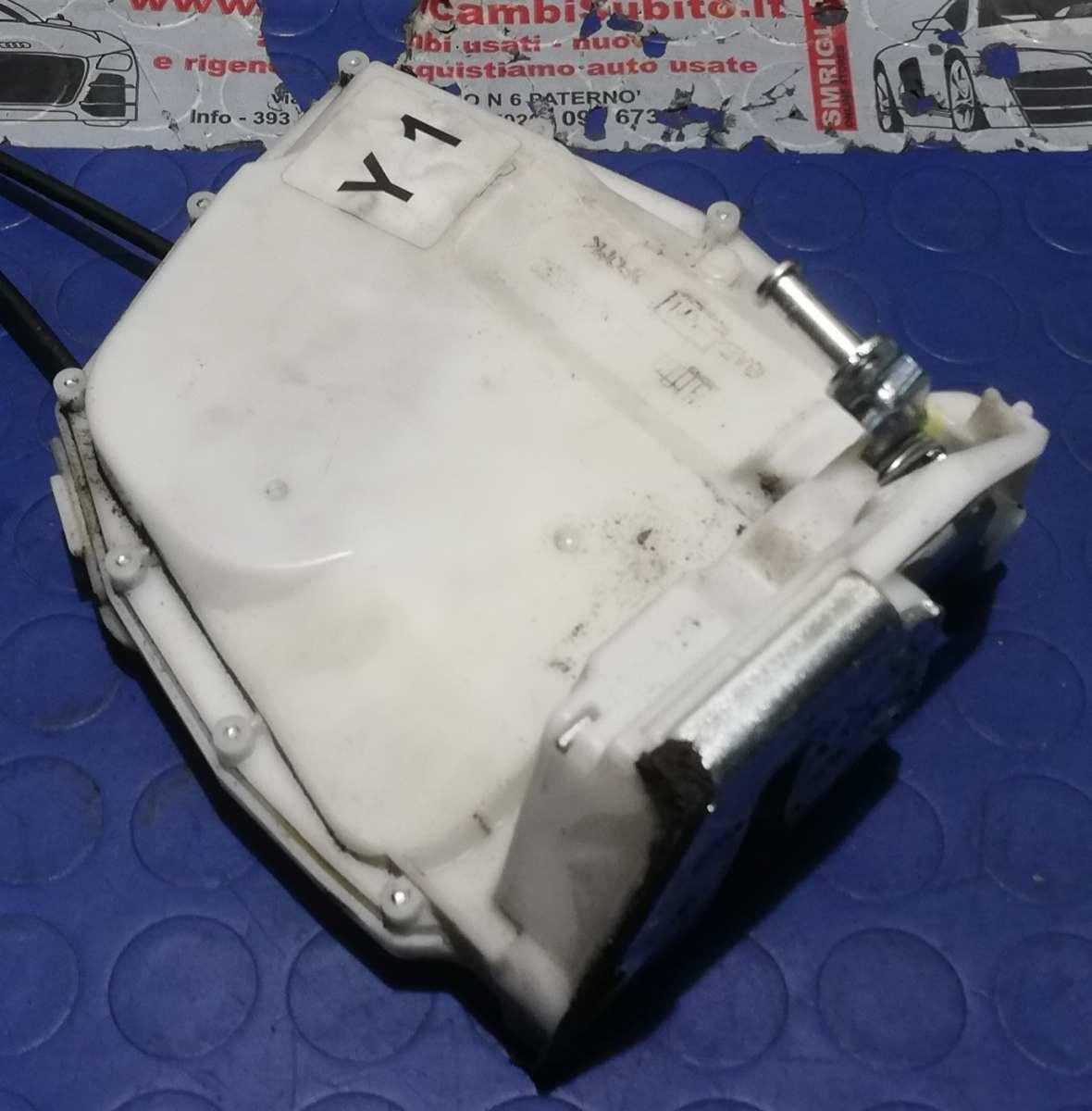 CHIUSURA POST DX FIAT SEDICI 2006 1.9 MJT 71768745<br /><br /><br />