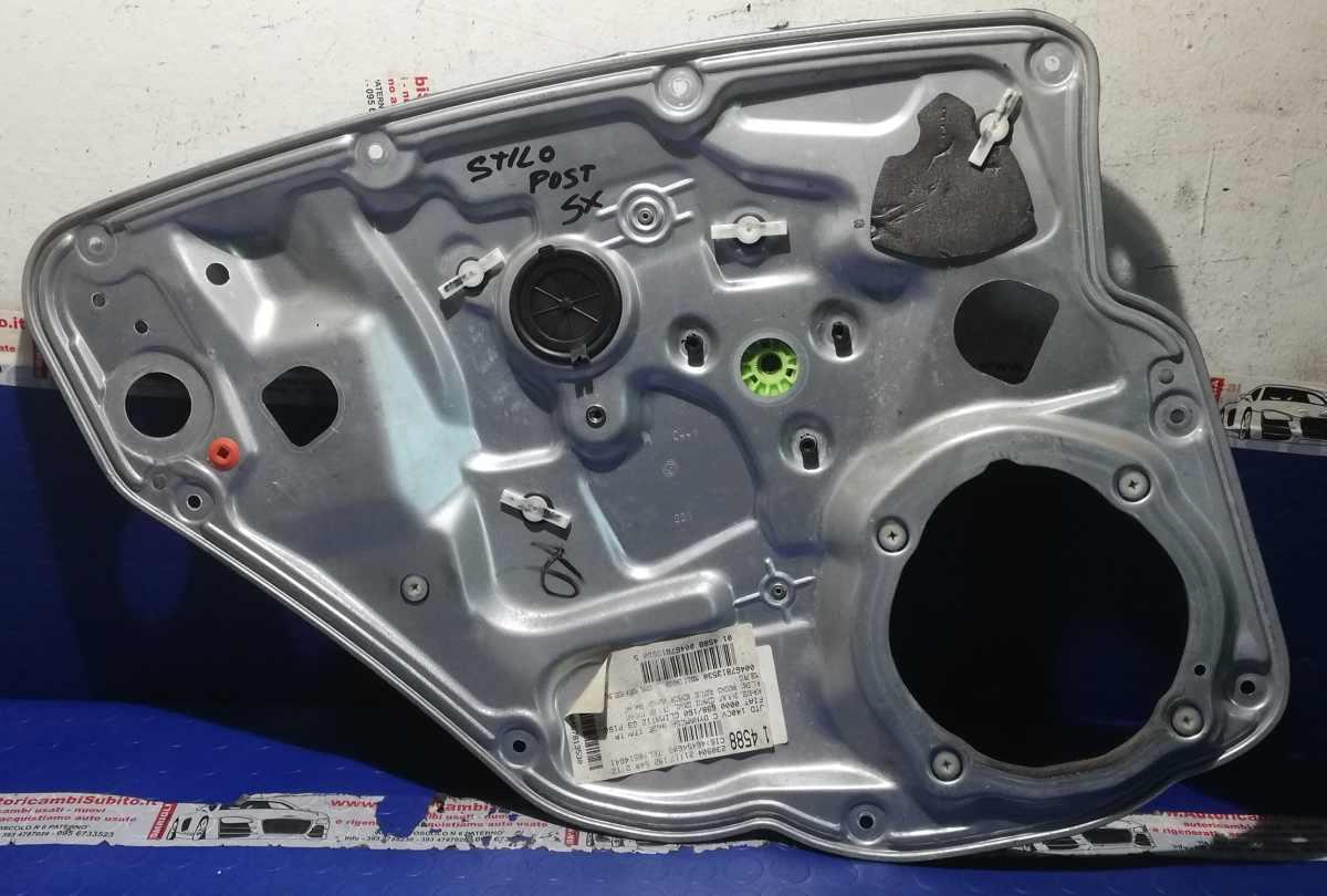 ALZAVETRO POST SX FIAT STILO 1.9 JTD 2005 46831657<br /><br /> <br />