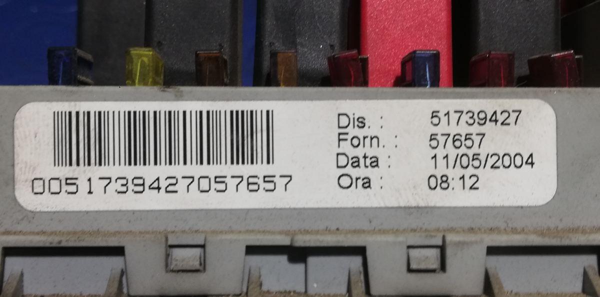 PORTAFUSIBILI FIAT IDEA 1.9 MJT 2006 51739427<br /><br /><br />