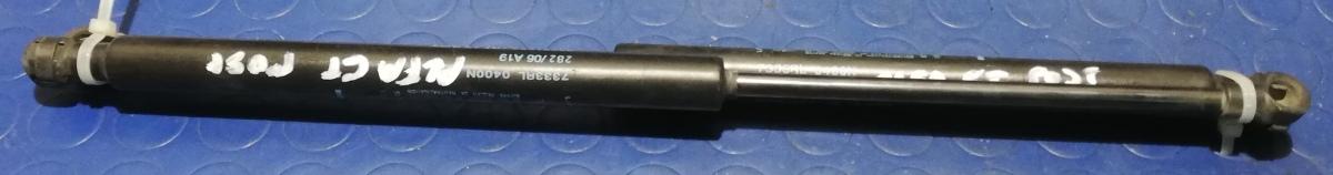 PISTONCINI COFANO POST ALFA ROMEO GT 1.9 JTD 2005 50508060<br /><br /><br />