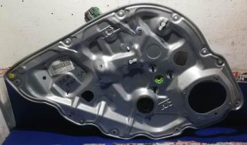 PANNELLO ALZAVETRO POST SX FIAT IDEA 1.9 MJT 2006 00517349110<br /><br /><br />