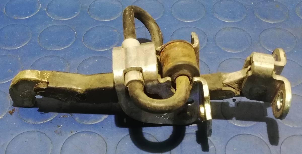 TIRANTE PORTIERA POST DX FIAT STILO 1.9 JTD 2005 51760972<br /><br /><br />