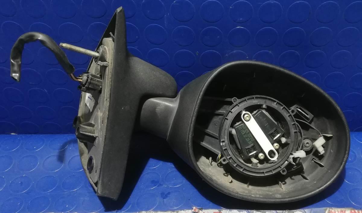 SPECCHIETTO DX RENAULT TWINGO 1.2 16V 7701471568<br /><br /><br />