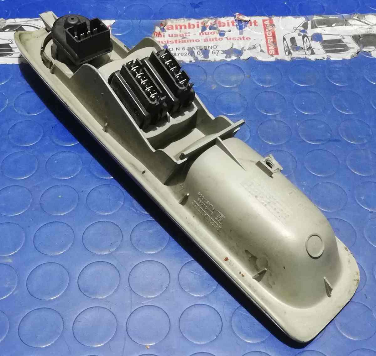 PULSANTI ALZAVETRI ANT SX RENAULT TWINGO 1.2 16V TWIN004<br /><br /><br />