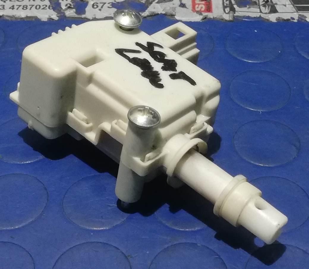 MOTORINO APRI SPORTELLINO SEAT LEON 1 SERIE 3B0959781<br /><br /><br />