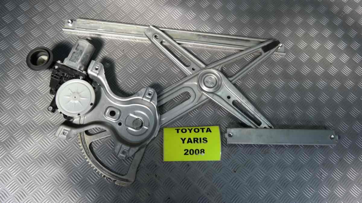 Toyota yaris alzavetro elettrico anteriore dx