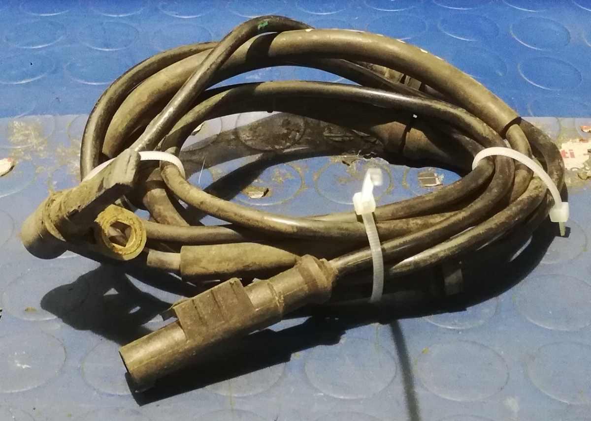 SENSORE ABS ANT DX ALFA ROMEO GT 1.9 JTD 46823094<br /><br /><br />