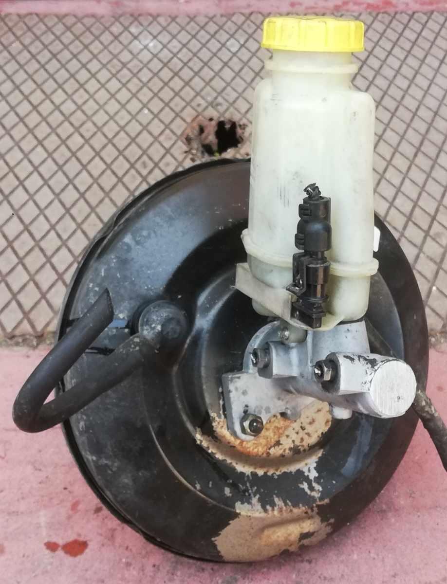 POMPA SERVOFRENO ALFA ROMEO GT 1.9 JTD 51753735<br /><br /><br />