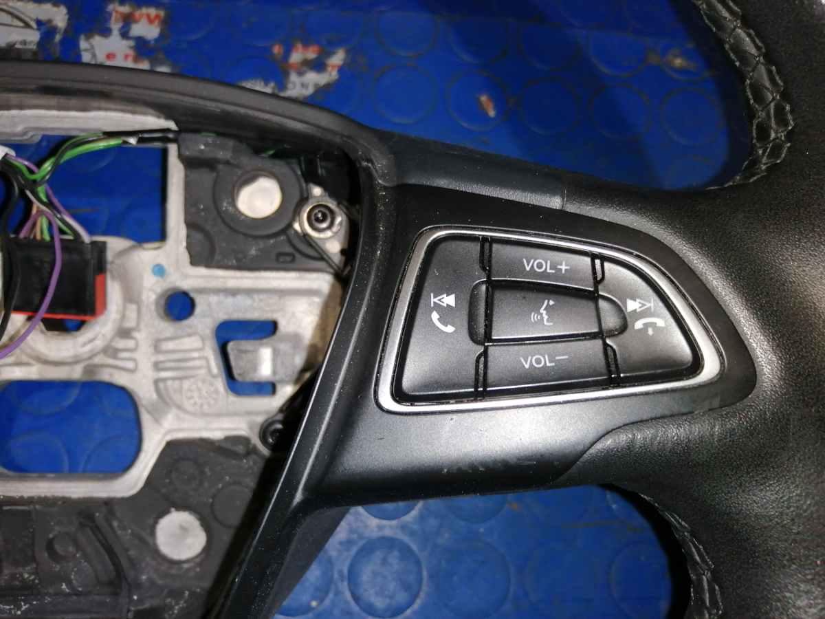 volante sterzo con comandi ford focus sw2015 2014624<br />