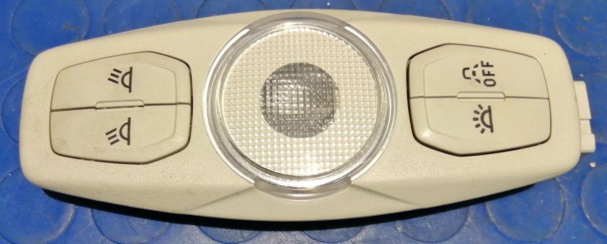 luce interna abitacolo ford focus sw2015 am5113k767ae3am1<br /><br />